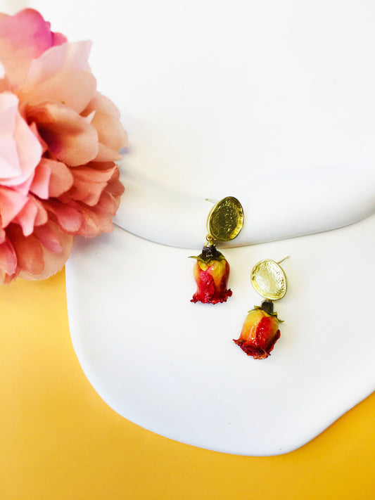 Rose Dried Flower with Gold Metal Decor Drop Earrings