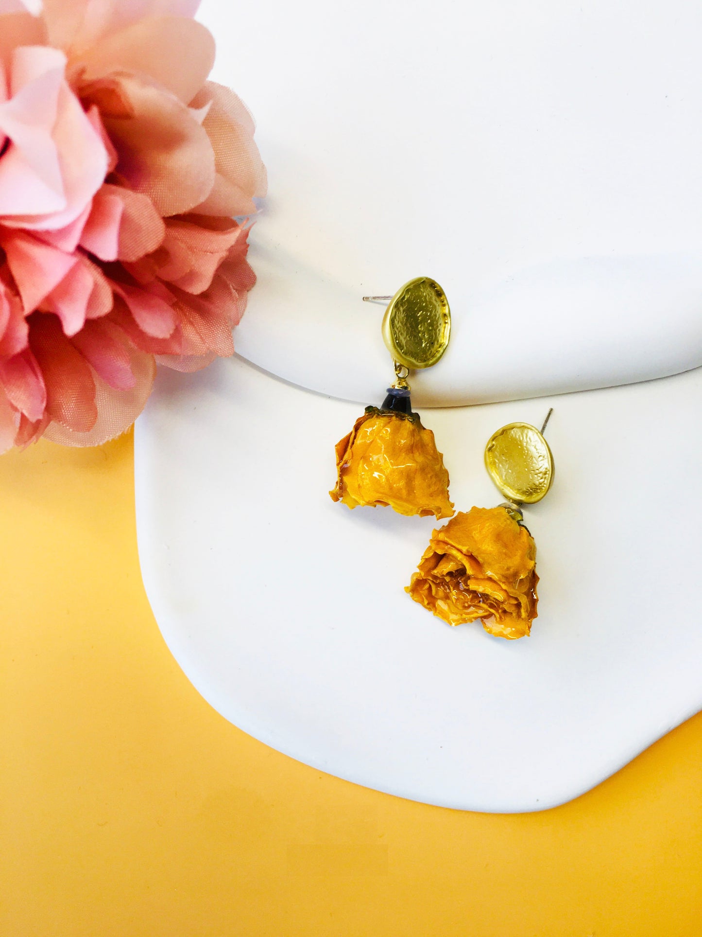 Rose Dried Flower with Gold Metal Decor Drop Earrings