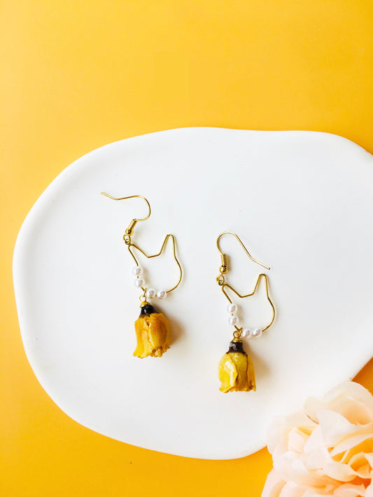 Yellow Rose Dried Flower with Pearl & Letter Pendant Bracelet & Cat Shape Drop Earrings Jewelry Set