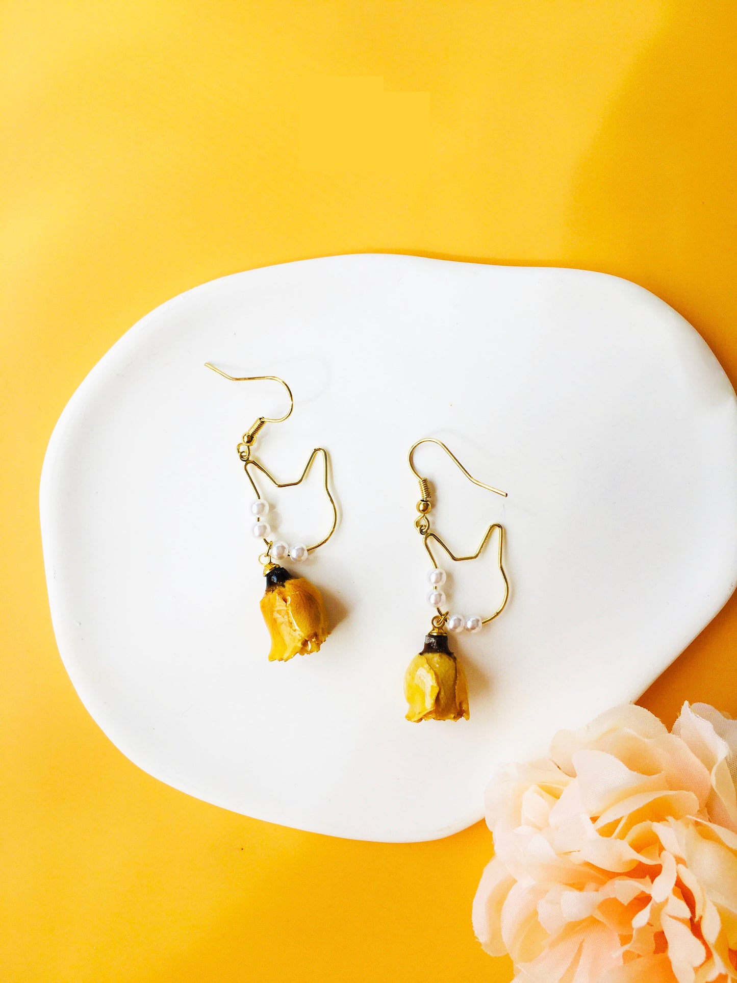 Yellow Rose Dried Flower with Pearl & Cat Shape Drop Earrings