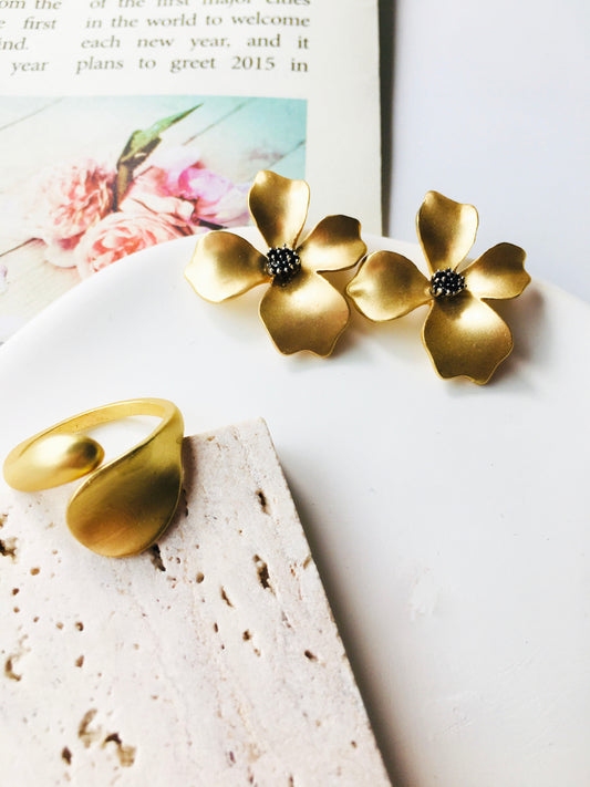 3pcs Matte Gold Flower Earrings & Adjustable Ring Jewelry Set