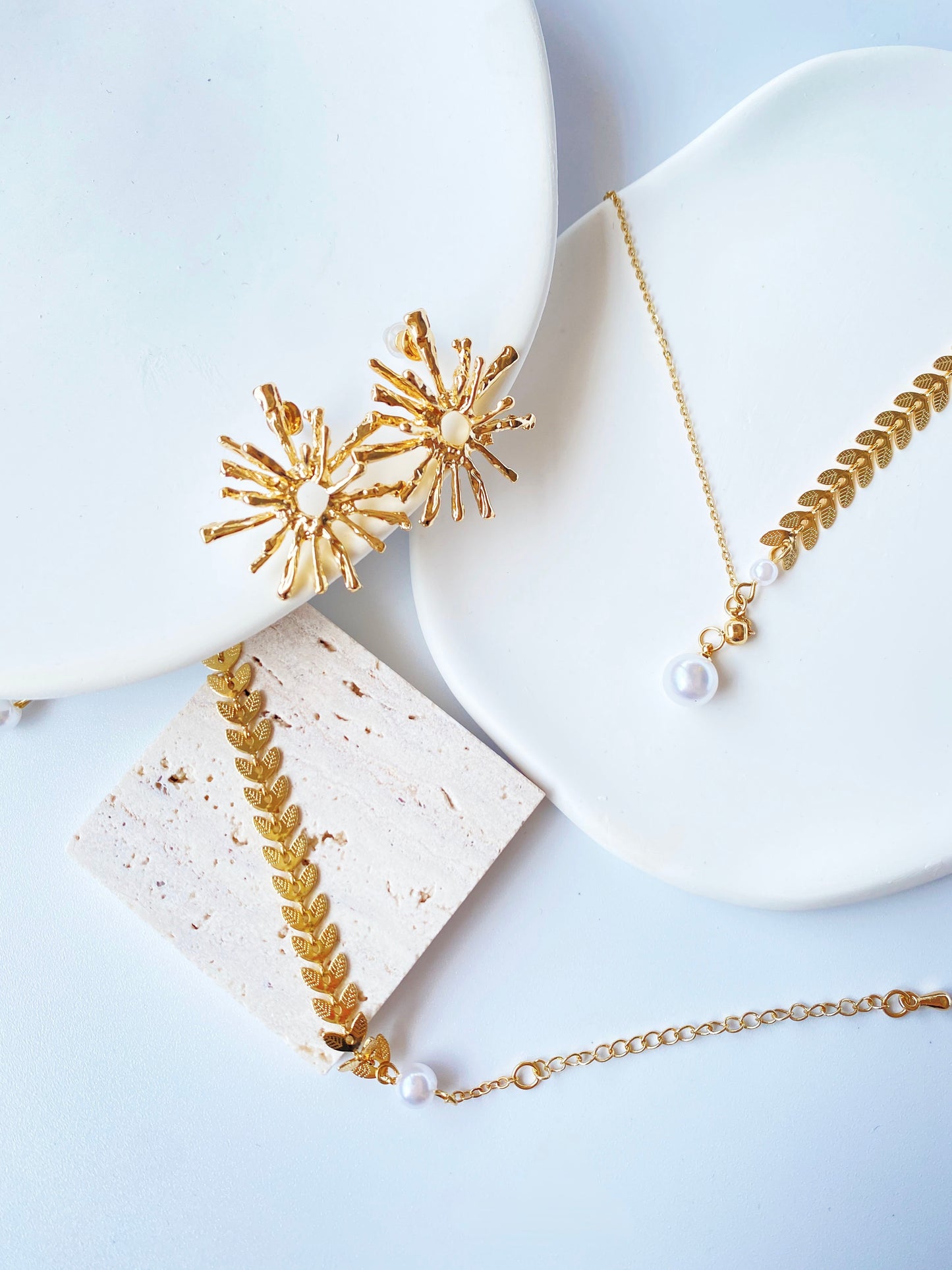 Asymmetric Leaf Decor Pearl Chain Necklace & Bracelet & Vintage Sun Earrings Jewelry Set