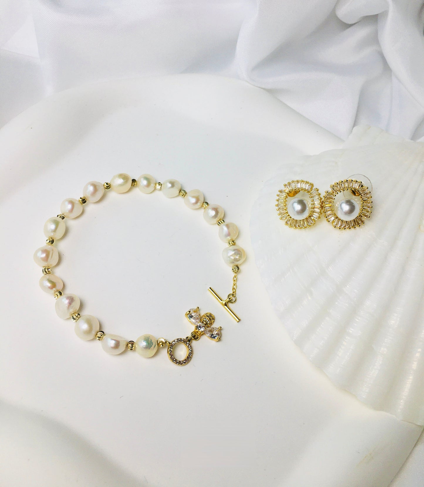Gold Baroque Pearl Bracelet with Crystal Bee Charm & Crystal-Pearl Stud Earrings Jewelry Set