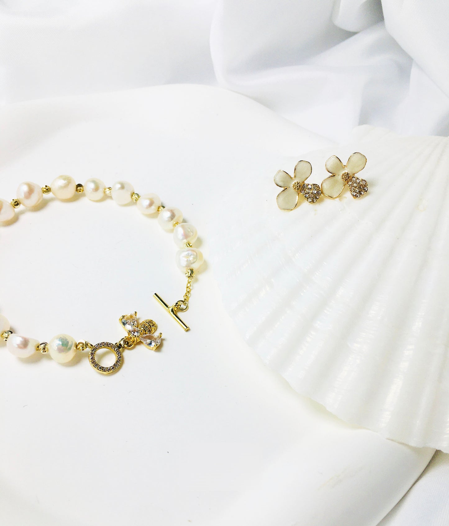 Gold Baroque Pearl Bracelet with Crystal Bee Charm & Crystal Flower Stud Earrings Jewelry Set