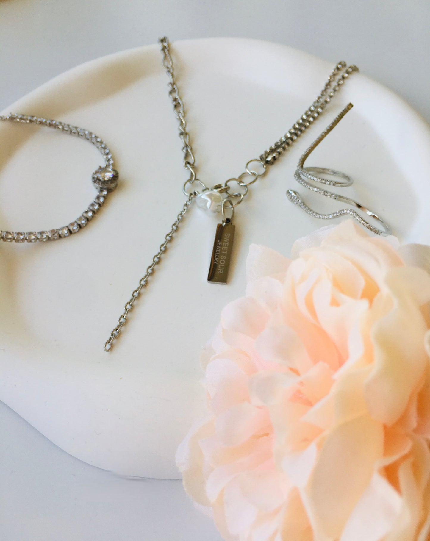 Rhinestone Decor Pearl Pendant Asymmetric Necklace Jewelry Set
