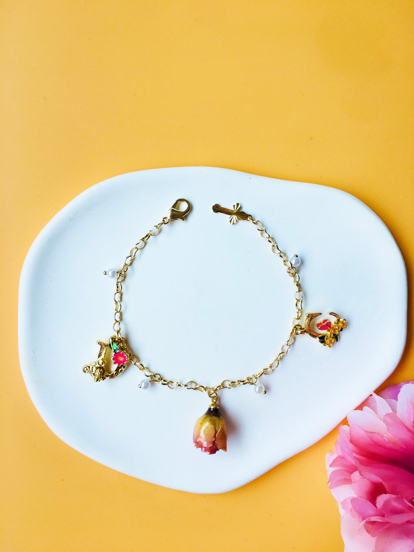 Hotpink Rose Dried Flower with Pearl & Letter Pendant Bracelet & Flower with Pearl Drop Earrings Jewelry Set