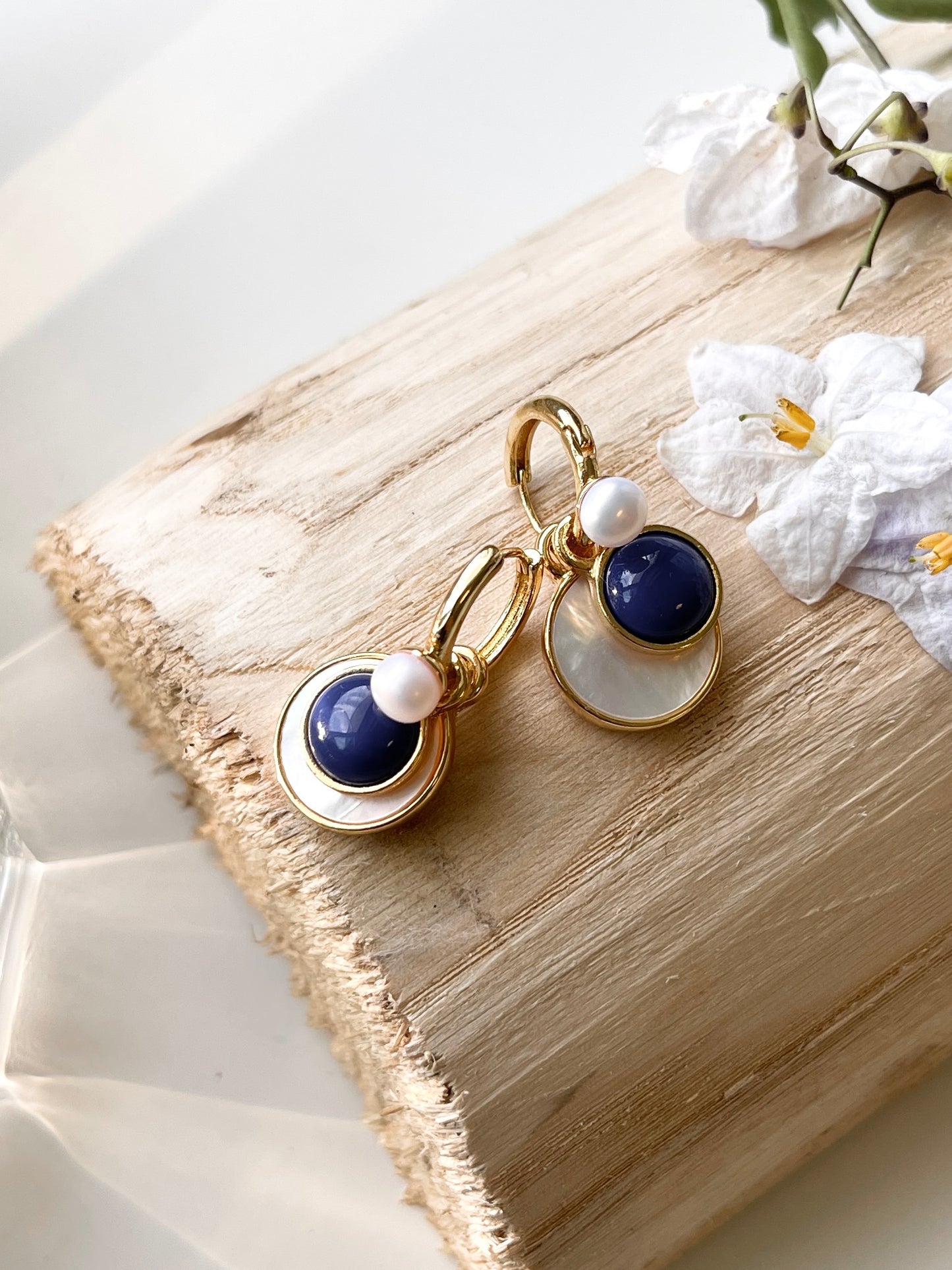 Vintage Blue Crystal & Mother of Pearl Jewelry Set