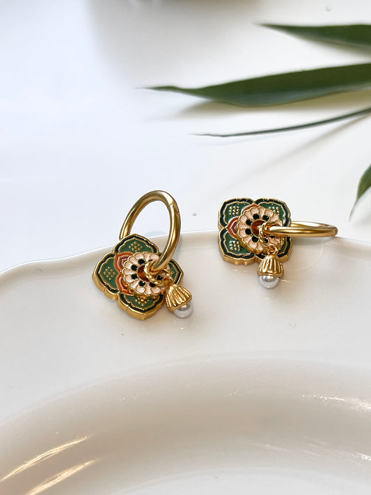 Vintage Floral Earrings with Pearl Drop Earrings