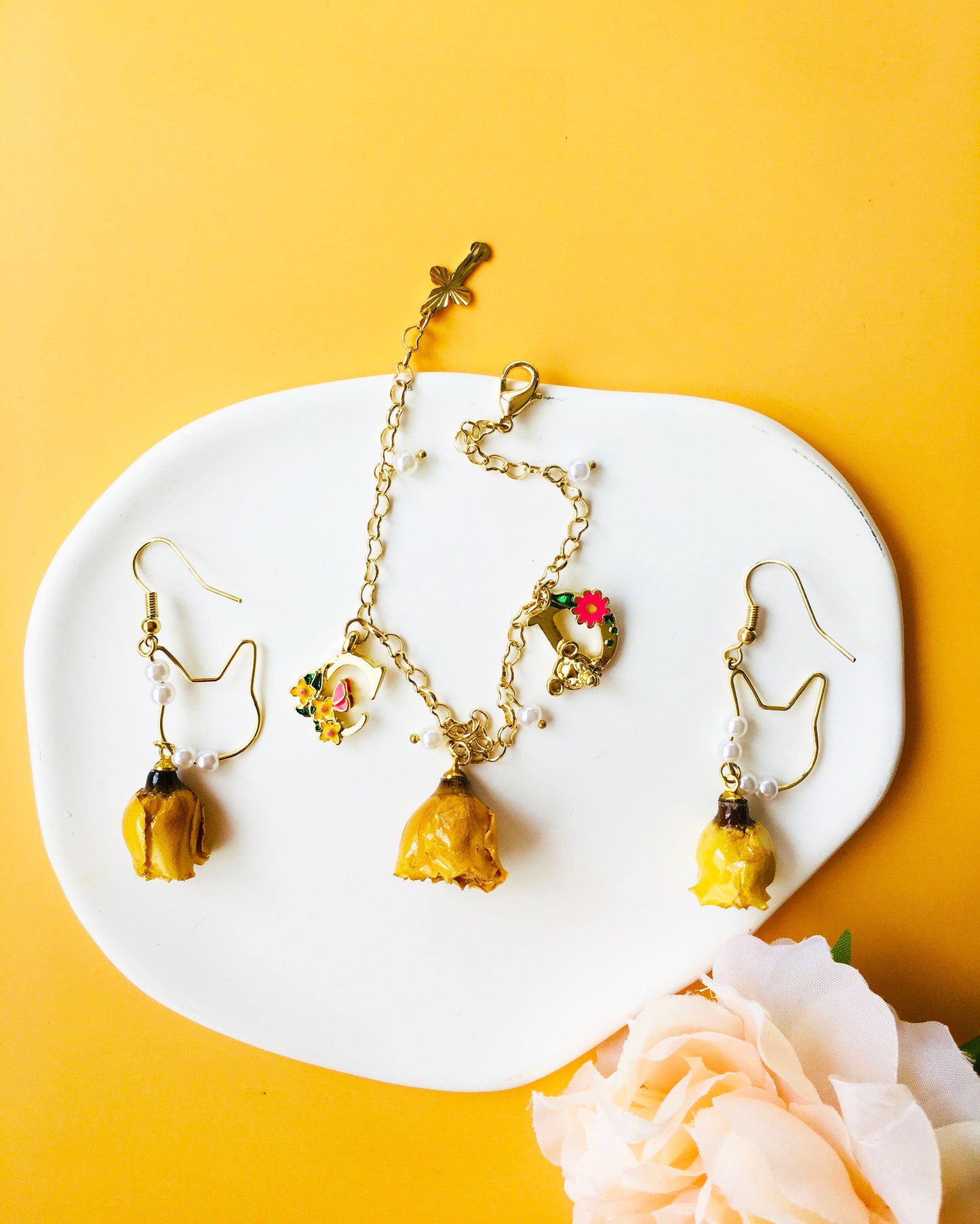 Yellow Rose Dried Flower with Pearl & Letter Pendant Bracelet & Cat Shape Drop Earrings Jewelry Set
