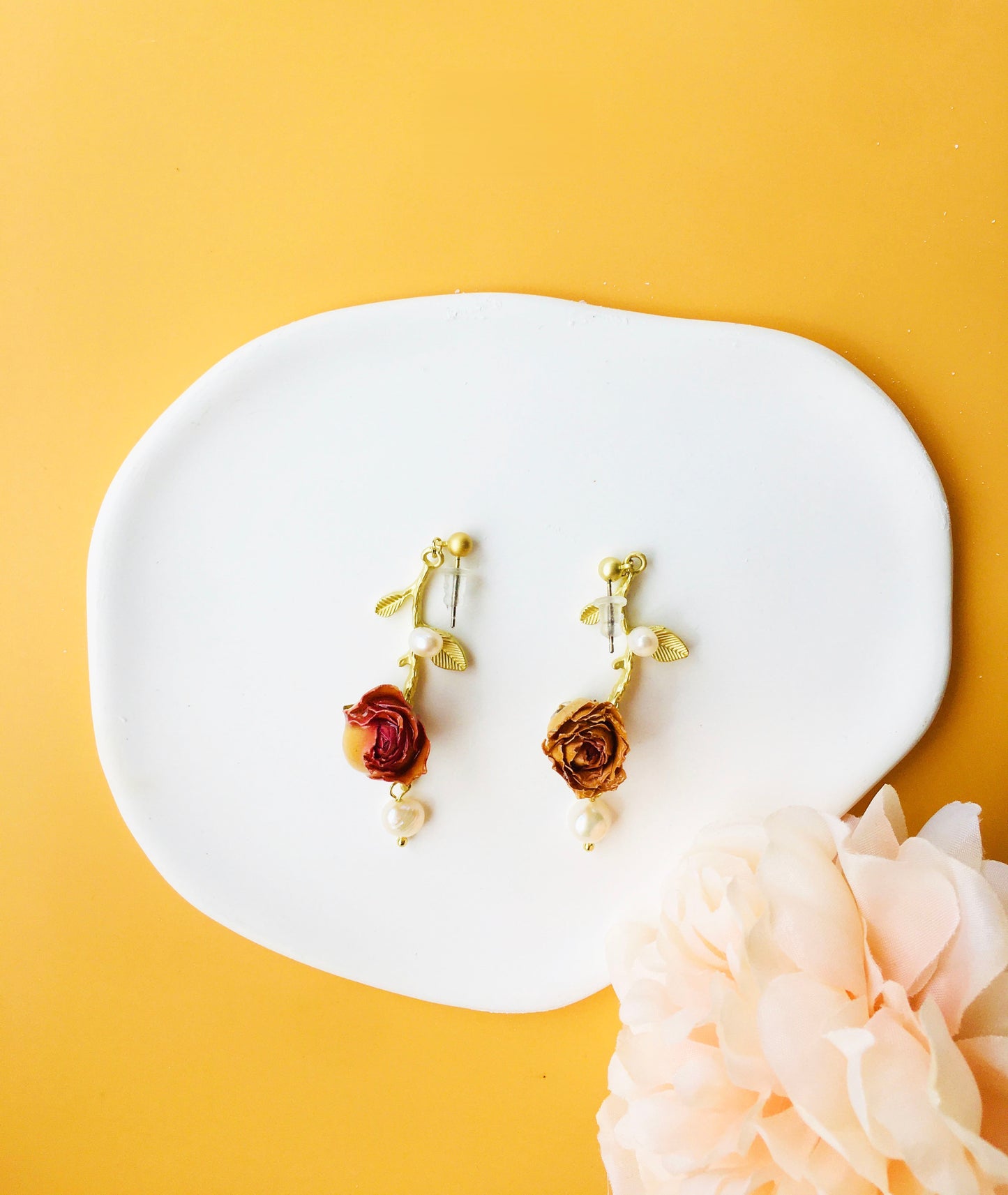 Rose Dried Flower with Pearl & Crystal Bracelet & Pearl Decor Drop Earrings Jewelry Set